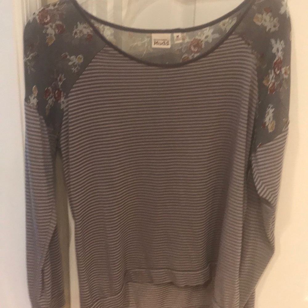 Grey stripped MUD shirt💜